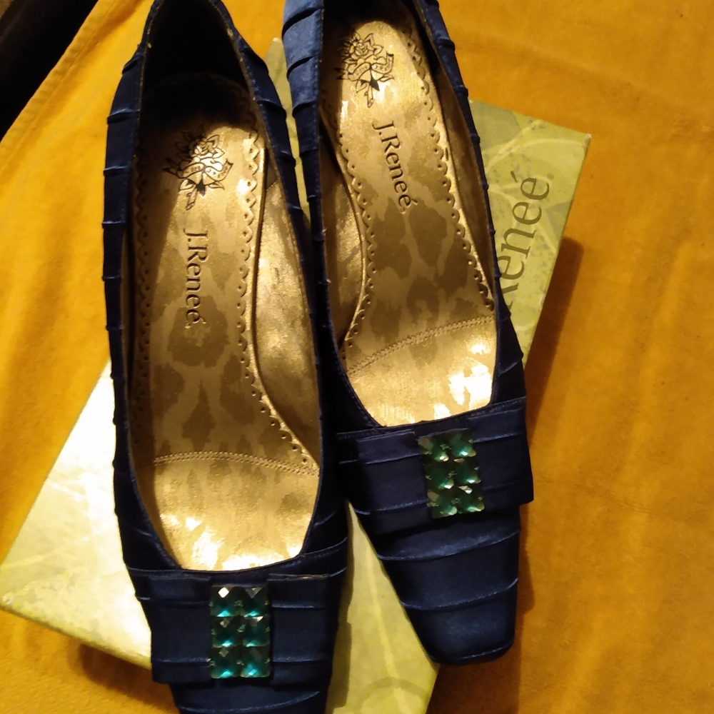 Ladies Shoes - Picture 7 of 8